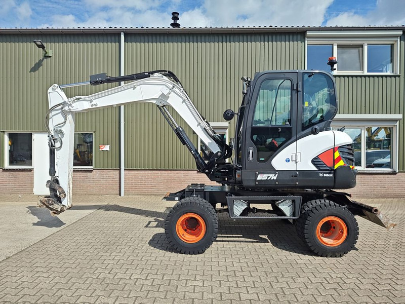 Bobcat E57W - Excavadora de ruedas: foto 1 Bobcat E57W - Excavadora de ruedas: foto 1