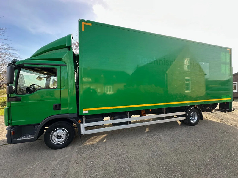 MAN TGL 12.220 / NL TRUCK / 12T / BOX+LIFT 2000kg+SIDE DOOR / AIRCO - Camión caja cerrada: foto 2 MAN TGL 12.220 / NL TRUCK / 12T / BOX+LIFT 2000kg+SIDE DOOR / AIRCO - Camión caja cerrada: foto 2