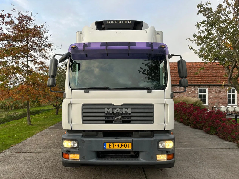 MAN TGM 18.280 / NL TRUCK / EURO 4 / CLIMA / DOORS+LIFT+SIDE DOOR / CARRIER FRIGO (print broken!) - Camión frigorífico: foto 2 MAN TGM 18.280 / NL TRUCK / EURO 4 / CLIMA / DOORS+LIFT+SIDE DOOR / CARRIER FRIGO (print broken!) - Camión frigorífico: foto 2