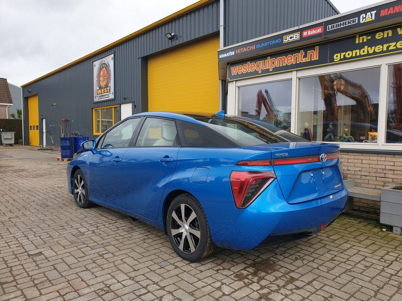 Toyota Mirai - Sedan: foto 3 Toyota Mirai - Sedan: foto 3