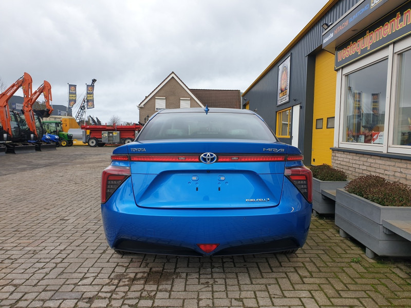 Toyota Mirai - Sedan: foto 4 Toyota Mirai - Sedan: foto 4