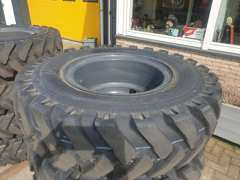 Wielkraanbanden Kumho 10.00-20 - Neumático para Excavadora: foto 4 Wielkraanbanden Kumho 10.00-20 - Neumático para Excavadora: foto 4