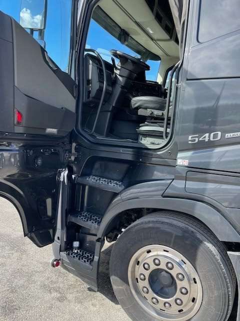 Volvo FH 540 6x2 Retarder New TUV - Cabeza tractora: foto 5 Volvo FH 540 6x2 Retarder New TUV - Cabeza tractora: foto 5
