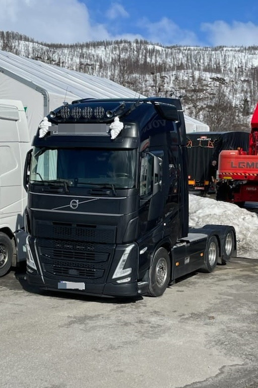 Volvo FH 540 6x2 Retarder New TUV - Cabeza tractora: foto 1 Volvo FH 540 6x2 Retarder New TUV - Cabeza tractora: foto 1