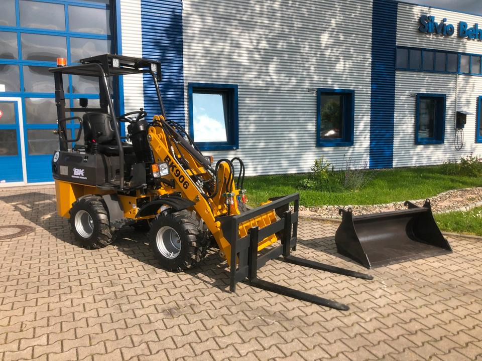 Radlader / Hoflader BK906 *INKL.19% MWST*PERKINS*BERGER KRAUS*GABELPAKET*CE*EURO - Cargadora articulada: foto 1 Radlader / Hoflader BK906 *INKL.19% MWST*PERKINS*BERGER KRAUS*GABELPAKET*CE*EURO - Cargadora articulada: foto 1