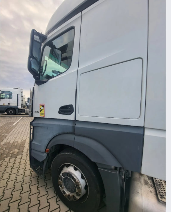 Mercedes-Benz ACTROS 1845 mega WDF - Cabeza tractora: foto 3 Mercedes-Benz ACTROS 1845 mega WDF - Cabeza tractora: foto 3