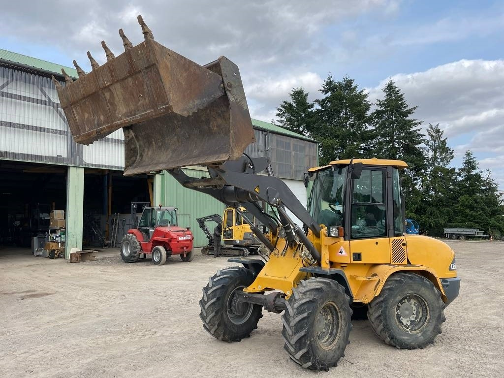 Volvo L 35 B-Z - Cargadora de ruedas: foto 1 Volvo L 35 B-Z - Cargadora de ruedas: foto 1