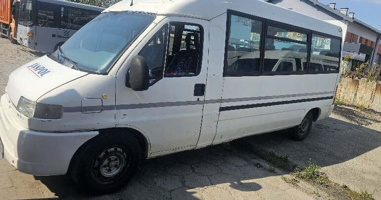 Peugeot BOXER 2.5 - Minibús, Furgoneta de pasajeros: foto 5 Peugeot BOXER 2.5 - Minibús, Furgoneta de pasajeros: foto 5