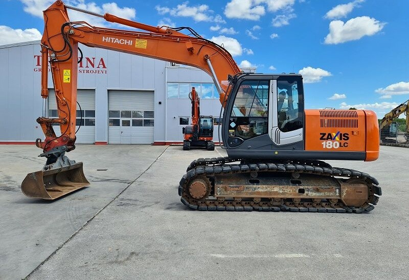 Hitachi ZX180LC-3 - Excavadora de cadenas: foto 1 Hitachi ZX180LC-3 - Excavadora de cadenas: foto 1