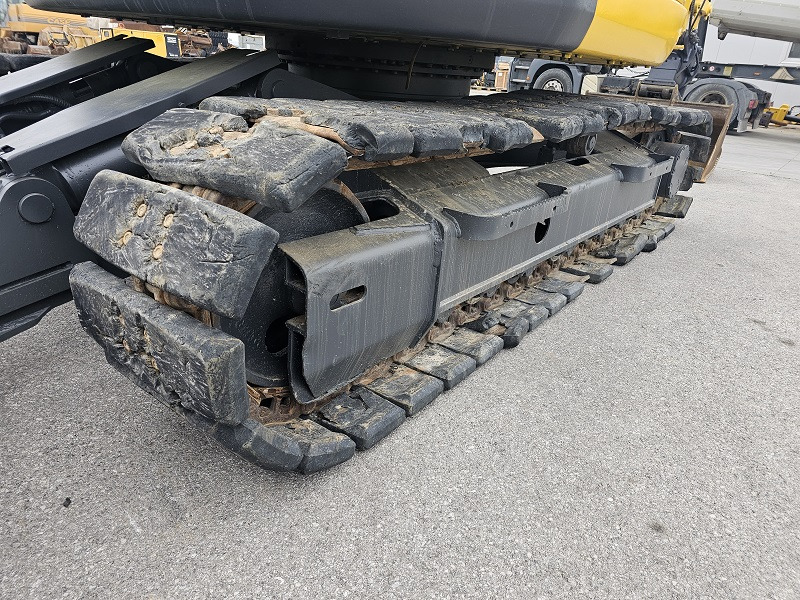 Excavadora de cadenas KOMATSU PC138US-8: foto 19