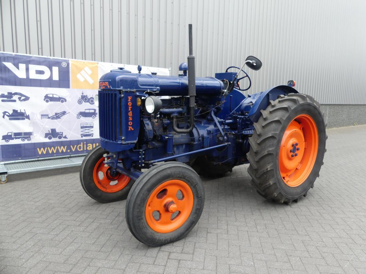Fordson 27N - Tractor: foto 1 Fordson 27N - Tractor: foto 1