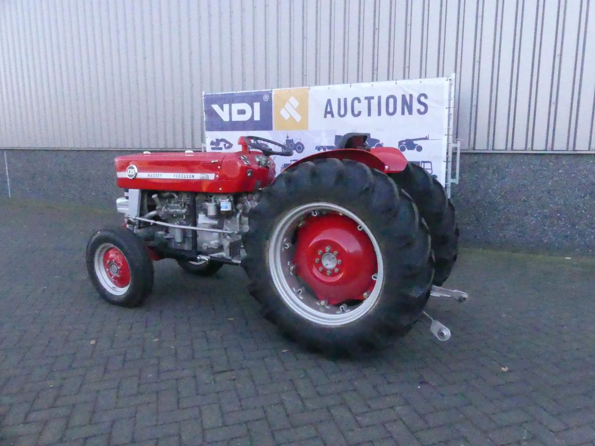 Massey-Ferguson 135 - Tractor: foto 4 Massey-Ferguson 135 - Tractor: foto 4