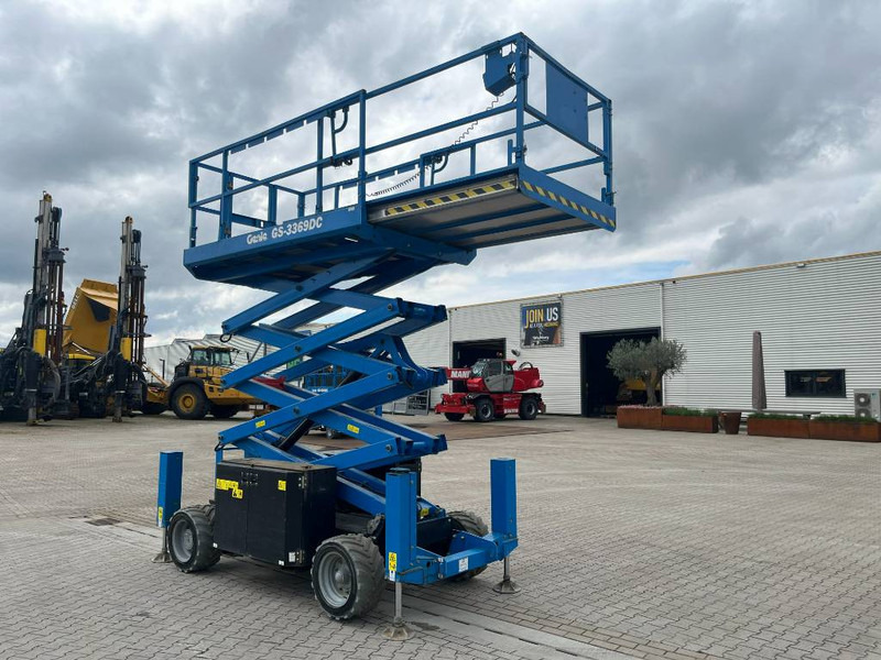 Genie GS 3369 DC - Plataforma de tijeras: foto 4 Genie GS 3369 DC - Plataforma de tijeras: foto 4