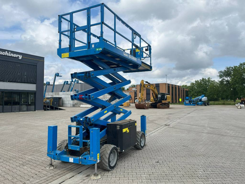 Genie GS 3369 DC - Plataforma de tijeras: foto 3 Genie GS 3369 DC - Plataforma de tijeras: foto 3