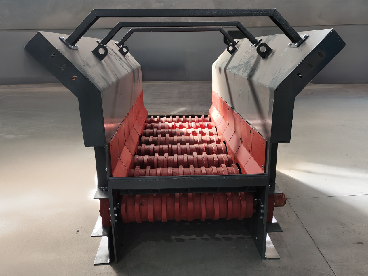 CONSTMACH Durable & Efficient Wobbler Feeder – Ideal for Primary Crushing Applications - Maquinaria para minería: foto 1 CONSTMACH Durable & Efficient Wobbler Feeder – Ideal for Primary Crushing Applications - Maquinaria para minería: foto 1