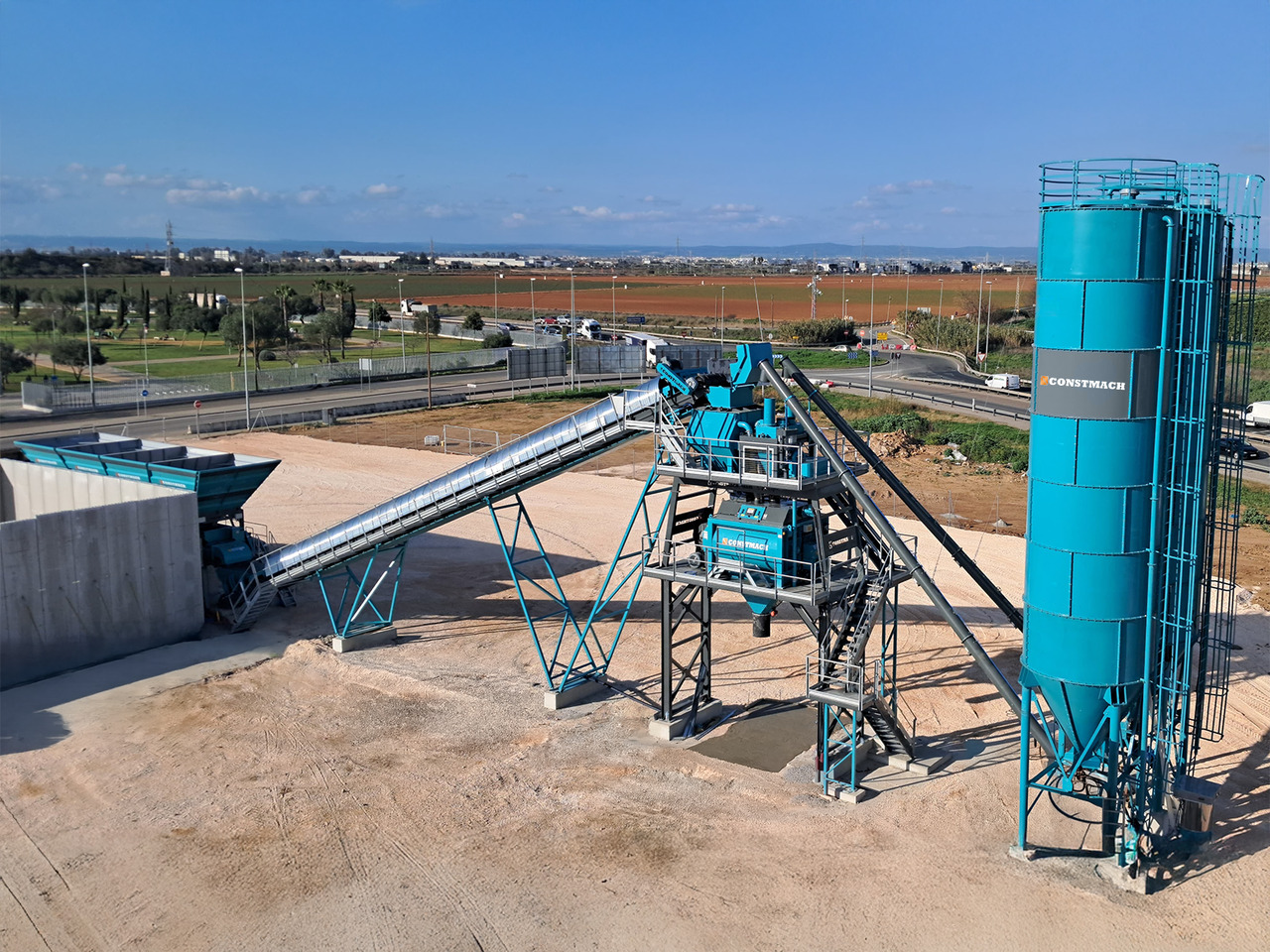 Constmach 120 m³/h Stationäre Betonmischanlage - Planta de hormigón: foto 1 Constmach 120 m³/h Stationäre Betonmischanlage - Planta de hormigón: foto 1
