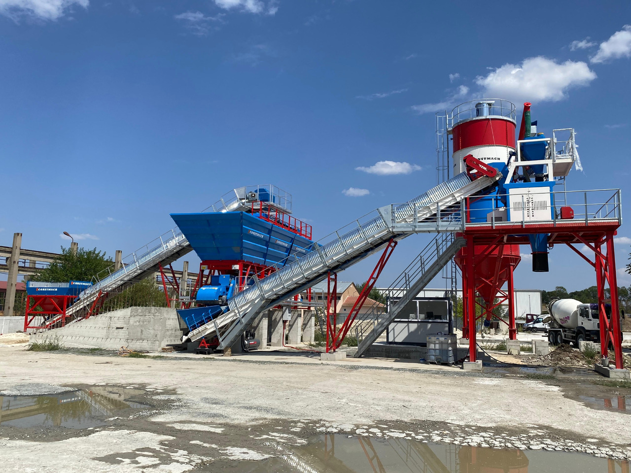 Constmach 60 m³/h Compact Concrete Batching Plant With Band - Planta de hormigón: foto 1 Constmach 60 m³/h Compact Concrete Batching Plant With Band - Planta de hormigón: foto 1