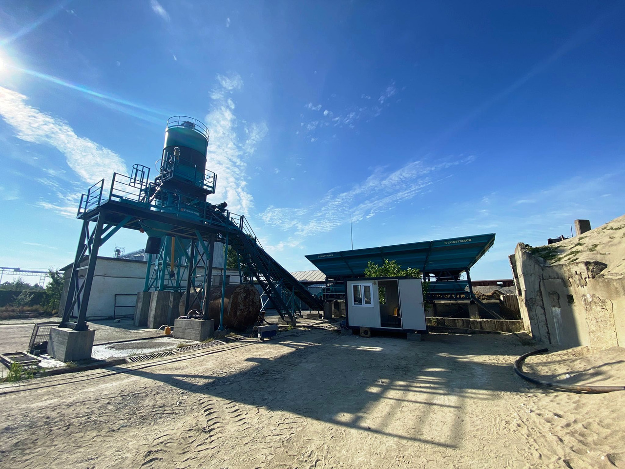Constmach Stationary Concrete Batching Plant with a Capacity of 30 m³/h - Planta de hormigón: foto 1 Constmach Stationary Concrete Batching Plant with a Capacity of 30 m³/h - Planta de hormigón: foto 1