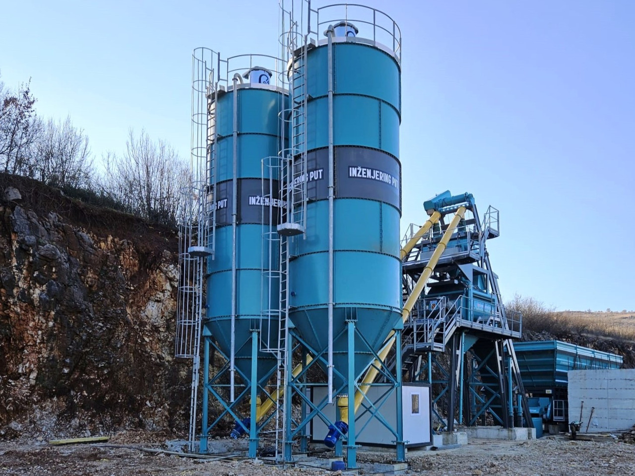 Constmach Zement Silo mit 75 Tonnen Kapazität - Silo de cemento: foto 1 Constmach Zement Silo mit 75 Tonnen Kapazität - Silo de cemento: foto 1