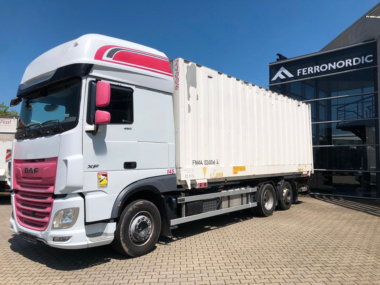 DAF XF450 SSC Lenk/Lift*LBW*AHK*Standklima - Camión caja cerrada: foto 2 DAF XF450 SSC Lenk/Lift*LBW*AHK*Standklima - Camión caja cerrada: foto 2