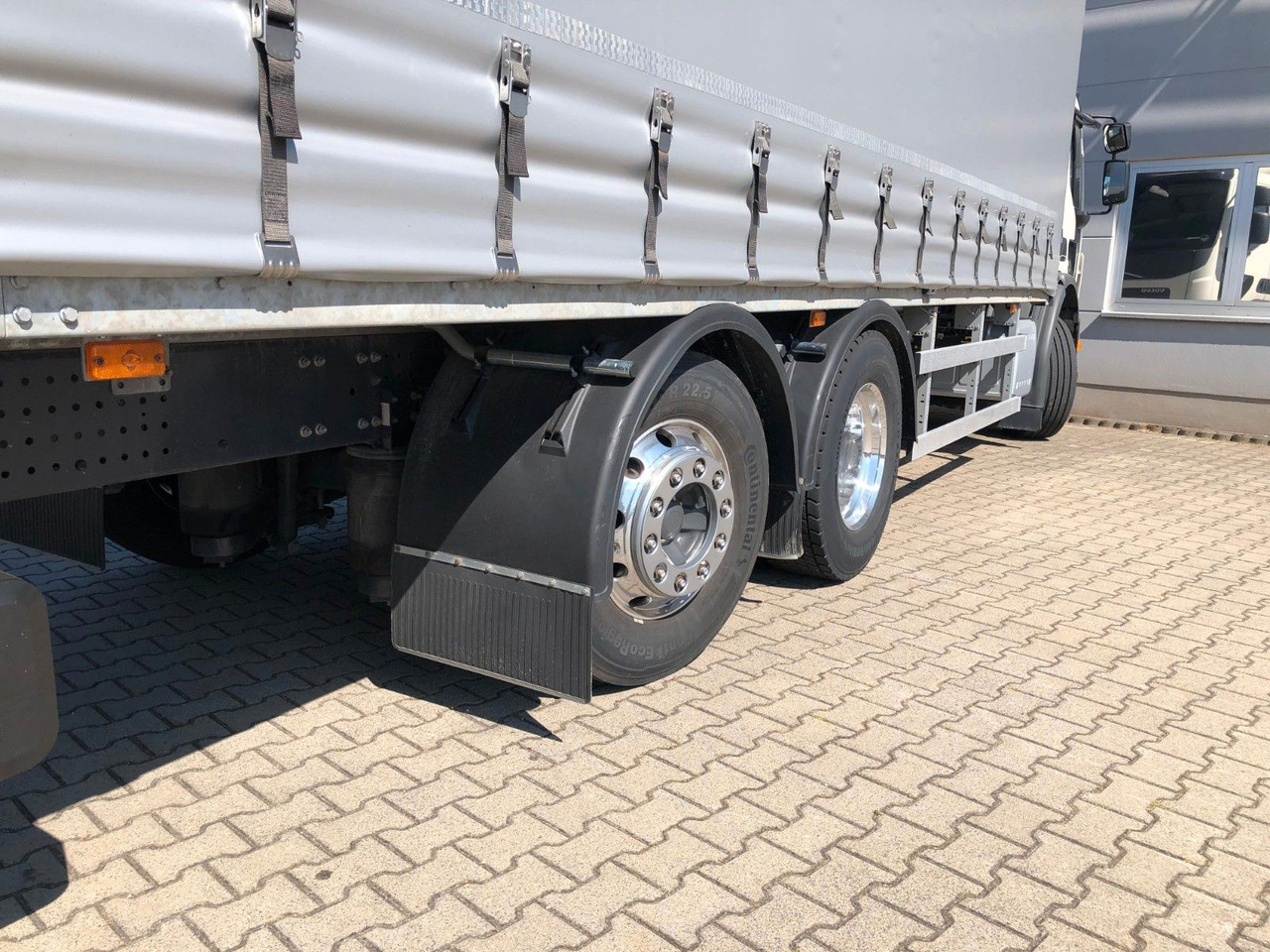 Volvo FE 350 6x2 Lenkachse*ALU*LBW*EDSCHA - Camión lona: foto 4 Volvo FE 350 6x2 Lenkachse*ALU*LBW*EDSCHA - Camión lona: foto 4