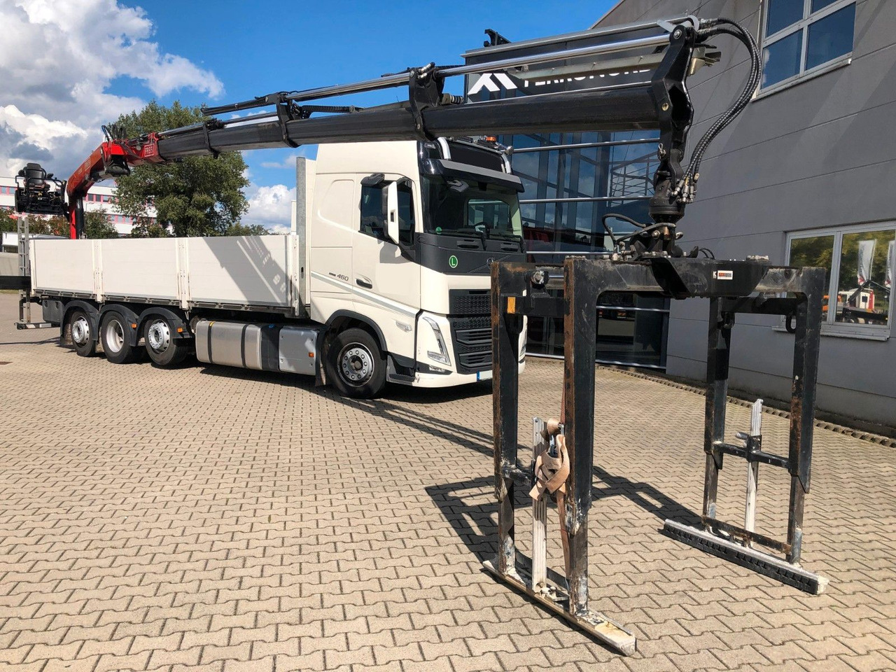 Volvo FH460 8x2 TRIDEM VLA&NLA gelenkt*FASSI F215AS.24 - Camión caja abierta, Camión grúa: foto 3 Volvo FH460 8x2 TRIDEM VLA&NLA gelenkt*FASSI F215AS.24 - Camión caja abierta, Camión grúa: foto 3