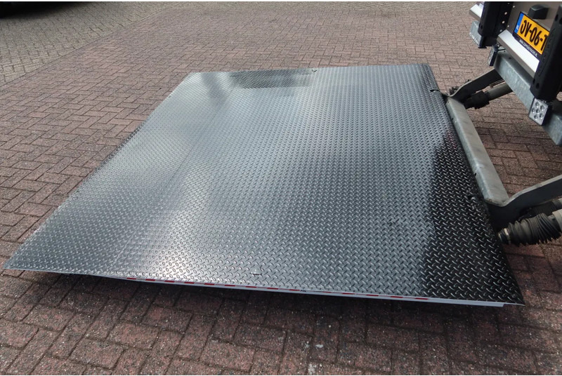 A&D Geisoleerd trailer, 3 asser, 2 x stuuras, LPRS24 - Semirremolque caja cerrada: foto 5 A&D Geisoleerd trailer, 3 asser, 2 x stuuras, LPRS24 - Semirremolque caja cerrada: foto 5