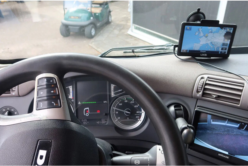 DAF CF 290 Bak+Klep Dhollandia 2.000 kg - Camión caja cerrada: foto 5 DAF CF 290 Bak+Klep Dhollandia 2.000 kg - Camión caja cerrada: foto 5