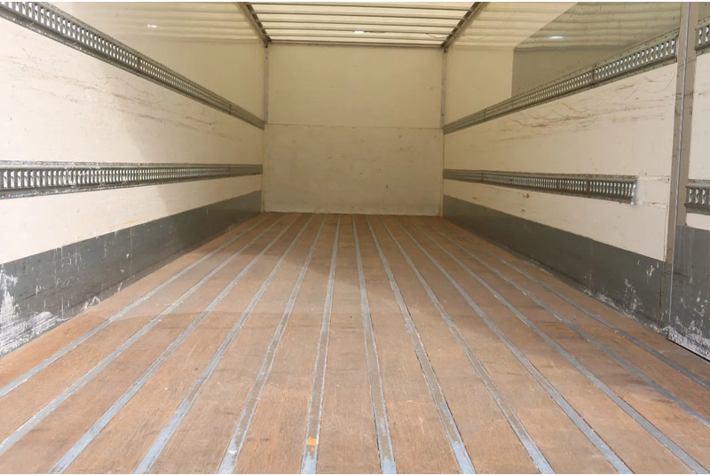 DAF CF 290 FA Bak + klep Dhollandia 2000 KG - Camión caja cerrada: foto 4 DAF CF 290 FA Bak + klep Dhollandia 2000 KG - Camión caja cerrada: foto 4