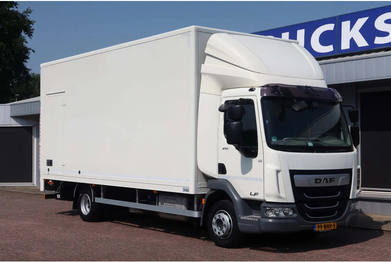 DAF LF 210 Bakwagen + Dhollandia klep 1500 kg - Camión caja cerrada: foto 2 DAF LF 210 Bakwagen + Dhollandia klep 1500 kg - Camión caja cerrada: foto 2