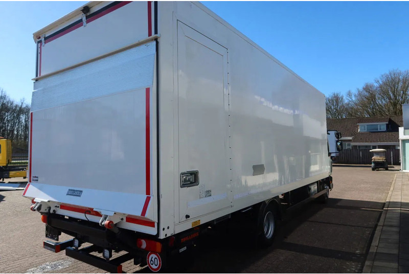 DAF LF 45 Gesloten bak + Dhollandia klep 1500 kg 4x2 - Camión caja cerrada: foto 3 DAF LF 45 Gesloten bak + Dhollandia klep 1500 kg 4x2 - Camión caja cerrada: foto 3