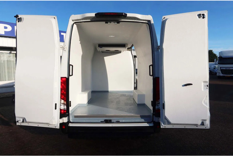 Iveco Daily 35S16 Koel/Vries L2/H2 Carrier Xarios 350 Koel/Vries/Verwarmen + nachtaansluiting 220 volt - Furgoneta frigorifica: foto 4 Iveco Daily 35S16 Koel/Vries L2/H2 Carrier Xarios 350 Koel/Vries/Verwarmen + nachtaansluiting 220 volt - Furgoneta frigorifica: foto 4