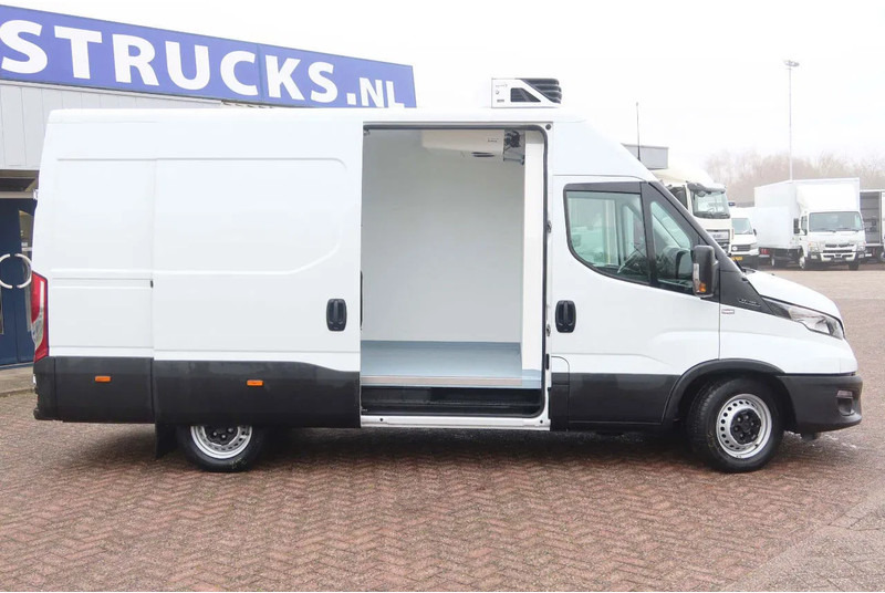 Iveco Daily 35S16 Koelen/vriezen/verwarmen Carrier Xarios 350 + nacht aansluiting 220 volt - Furgoneta frigorifica: foto 4 Iveco Daily 35S16 Koelen/vriezen/verwarmen Carrier Xarios 350 + nacht aansluiting 220 volt - Furgoneta frigorifica: foto 4