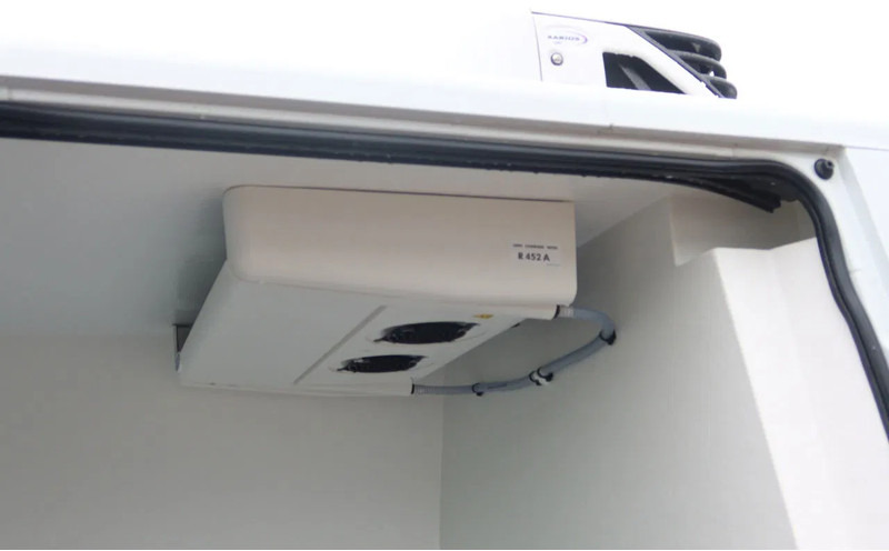 Iveco Daily 35S16 Koelen/vriezen/verwarmen Carrier Xarios 350 + nacht aansluiting 220 volt - Furgoneta frigorifica: foto 5 Iveco Daily 35S16 Koelen/vriezen/verwarmen Carrier Xarios 350 + nacht aansluiting 220 volt - Furgoneta frigorifica: foto 5