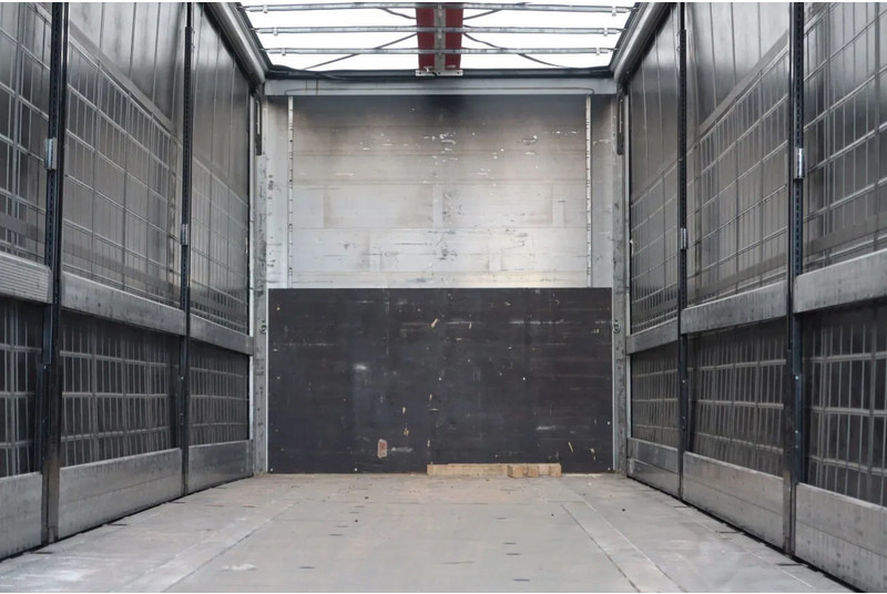 Kögel SN 24 Schuifzeil, Schuifdak, lift as, stuur-as, Rongen gaten + ice killer. - Semirremolque lona: foto 4 Kögel SN 24 Schuifzeil, Schuifdak, lift as, stuur-as, Rongen gaten + ice killer. - Semirremolque lona: foto 4