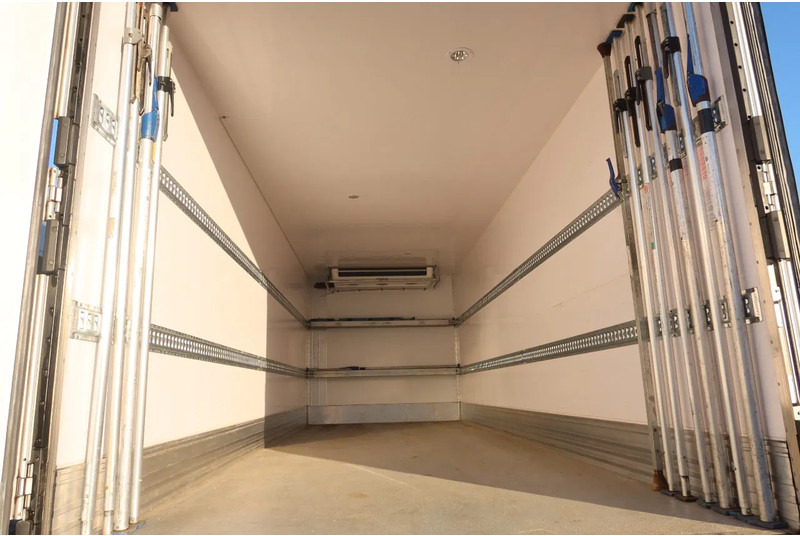 MAN TGM 18.290 Koel/ vries Thermoking UT 800 Diesel /elektrisch 2x bed - Camión frigorífico: foto 4 MAN TGM 18.290 Koel/ vries Thermoking UT 800 Diesel /elektrisch 2x bed - Camión frigorífico: foto 4