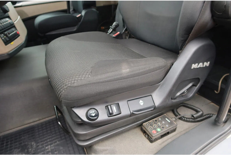 MAN TGS 35.360 Kraanwagen + oprijwagen Hiab 228 E3 - Camión grúa: foto 5 MAN TGS 35.360 Kraanwagen + oprijwagen Hiab 228 E3 - Camión grúa: foto 5