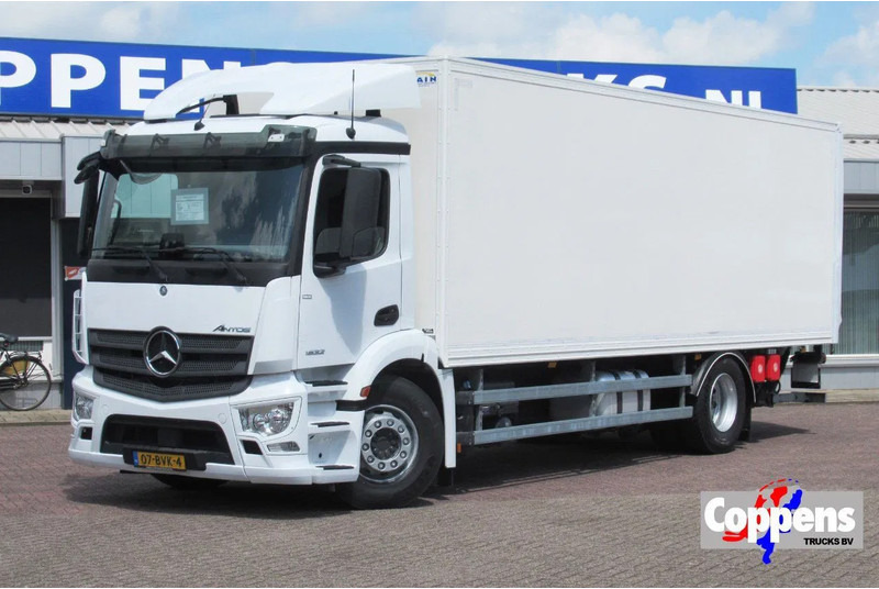 Mercedes-Benz Actros 1832 1832 LL 4x2 - Camión caja cerrada: foto 1 Mercedes-Benz Actros 1832 1832 LL 4x2 - Camión caja cerrada: foto 1
