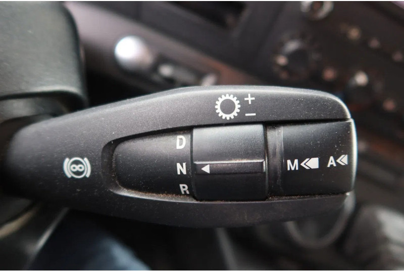 Camión caja cerrada Mercedes-Benz Antos 1924L Huif + Klep Dhollandia 2000 KG Euro 6: foto 8 Camión caja cerrada Mercedes-Benz Antos 1924L Huif + Klep Dhollandia 2000 KG Euro 6: foto 8