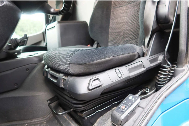 Camión caja cerrada Mercedes-Benz Antos 1924L Huif + Klep Dhollandia 2000 KG Euro 6: foto 5 Camión caja cerrada Mercedes-Benz Antos 1924L Huif + Klep Dhollandia 2000 KG Euro 6: foto 5