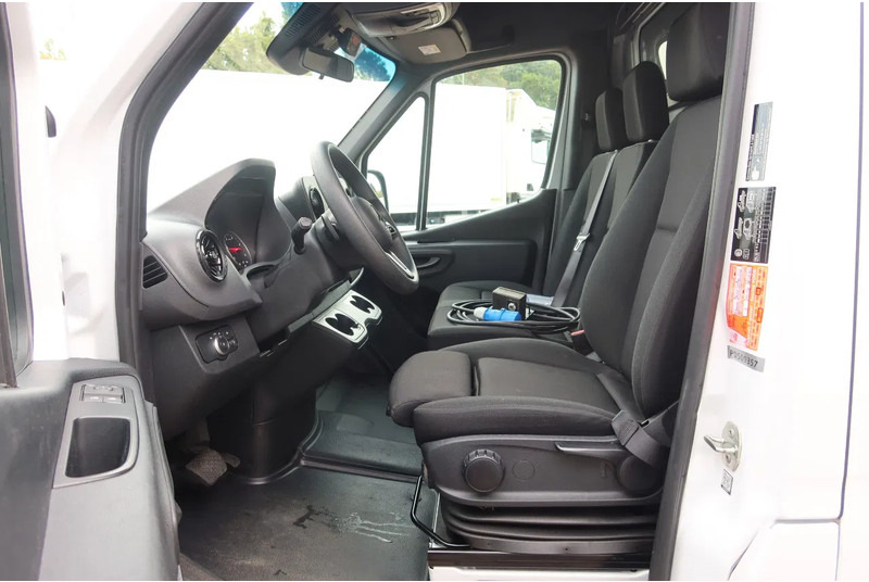 Mercedes-Benz Sprinter 317 Carrier Xarios 350 Koel/Vries/Verwarmen met Nachtaansluiting 220 Volt - Furgoneta frigorifica: foto 5 Mercedes-Benz Sprinter 317 Carrier Xarios 350 Koel/Vries/Verwarmen met Nachtaansluiting 220 Volt - Furgoneta frigorifica: foto 5