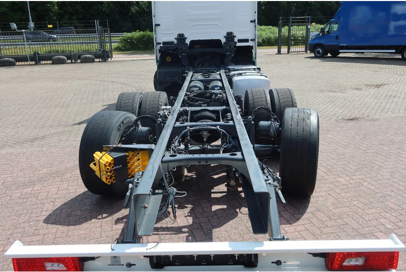 Scania R500 NGS R 500 6x2 Chassis, Stuur liftr as 6x2 - Camión chasis: foto 4 Scania R500 NGS R 500 6x2 Chassis, Stuur liftr as 6x2 - Camión chasis: foto 4