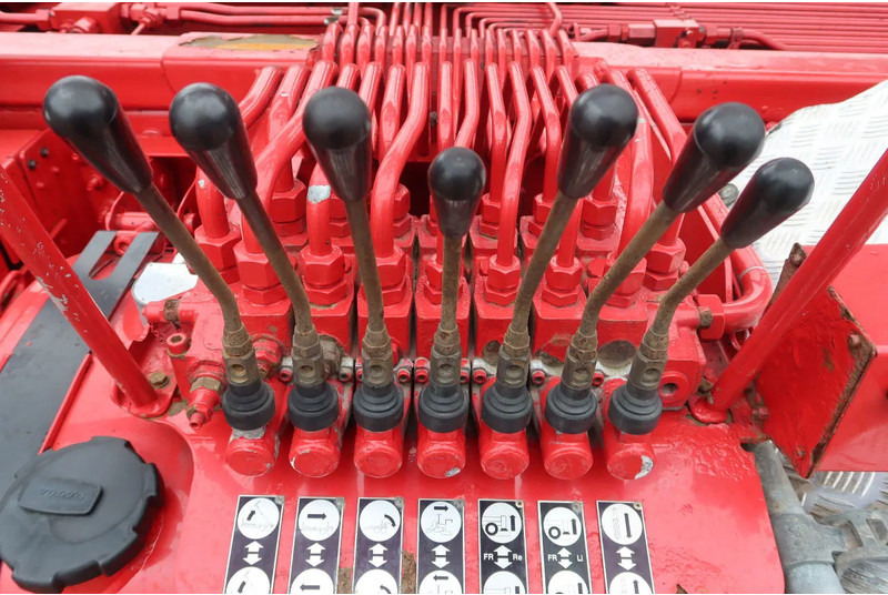 Volvo FH 460 Hooklift 8x2 Haakarm. 3x Steering axle - Camión con equipo de cable: foto 4 Volvo FH 460 Hooklift 8x2 Haakarm. 3x Steering axle - Camión con equipo de cable: foto 4