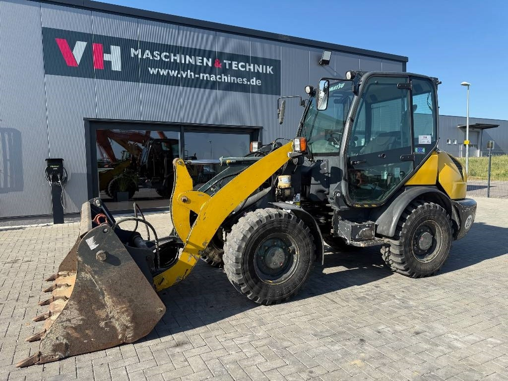 Komatsu WA 70-6 - Cargadora de ruedas: foto 1 Komatsu WA 70-6 - Cargadora de ruedas: foto 1