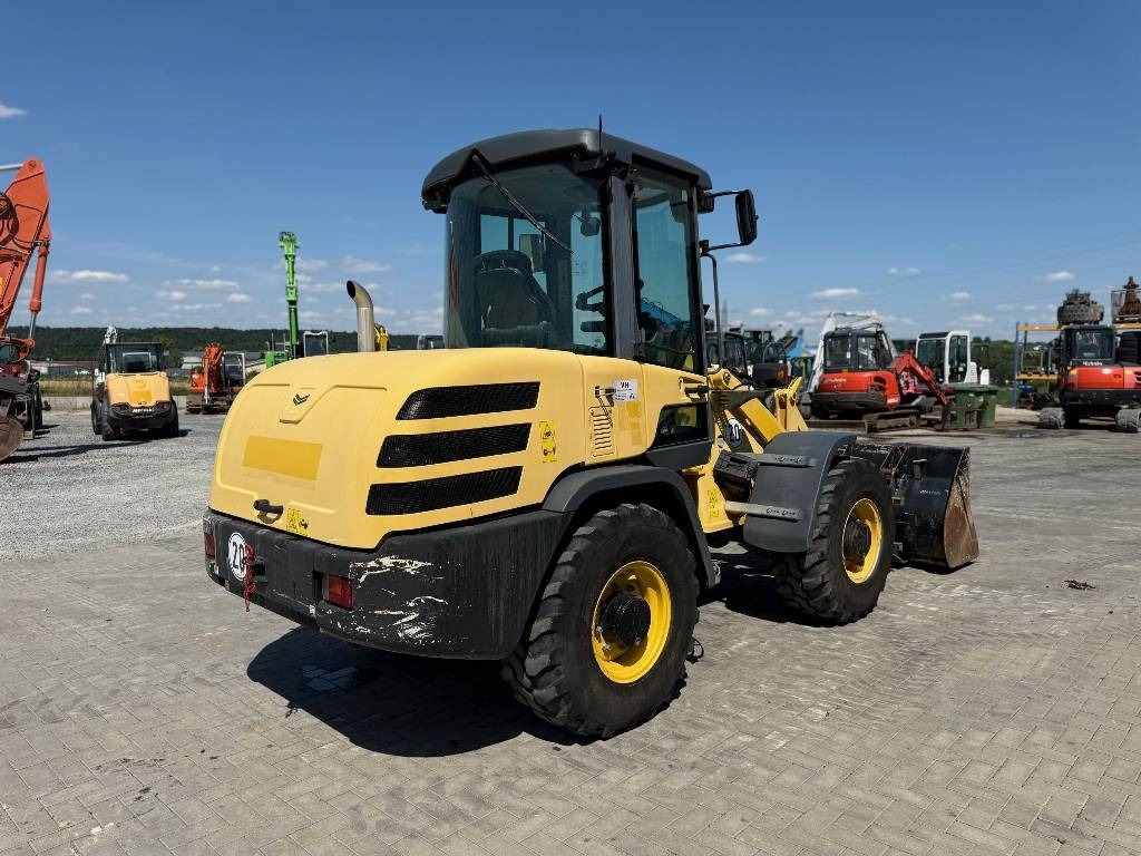Yanmar V 80  - Cargadora de ruedas: foto 5 Yanmar V 80  - Cargadora de ruedas: foto 5