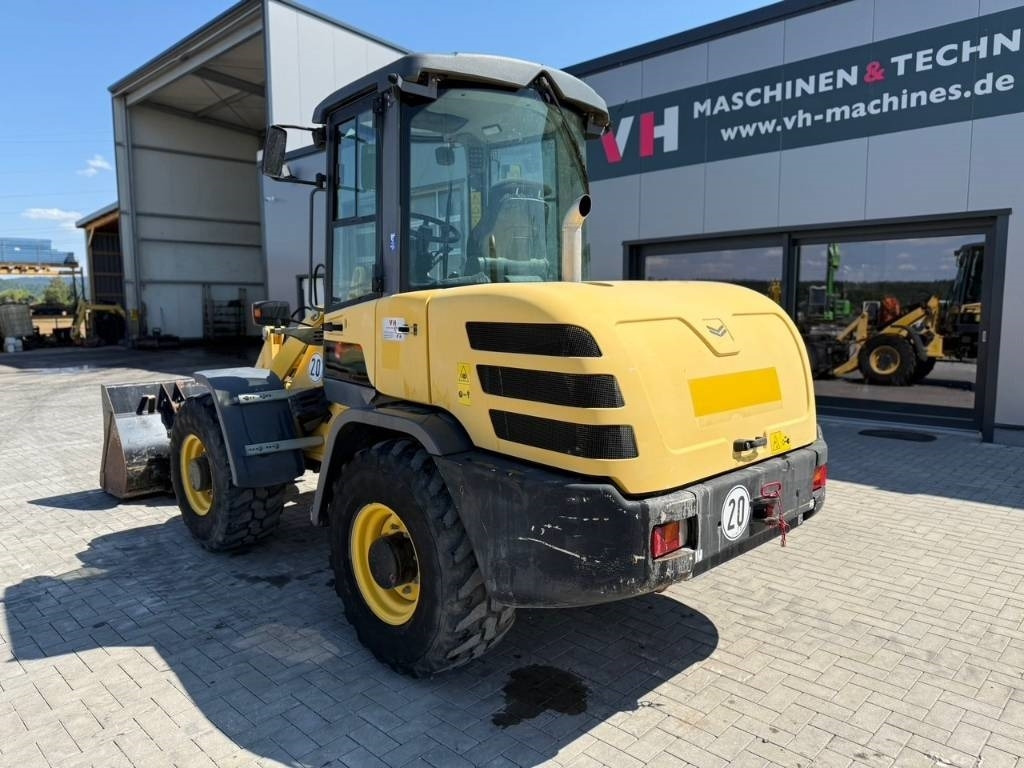 Yanmar V 80  - Cargadora de ruedas: foto 3 Yanmar V 80  - Cargadora de ruedas: foto 3