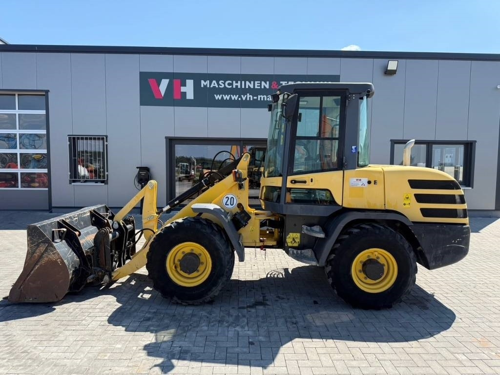 Yanmar V 80  - Cargadora de ruedas: foto 2 Yanmar V 80  - Cargadora de ruedas: foto 2