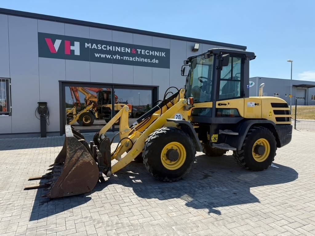 Yanmar V 80  - Cargadora de ruedas: foto 1 Yanmar V 80  - Cargadora de ruedas: foto 1