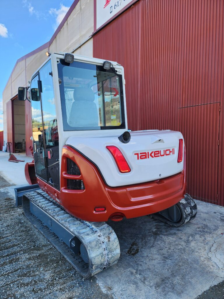 TAKEUCHI TB370 - Miniexcavadora: foto 2 TAKEUCHI TB370 - Miniexcavadora: foto 2