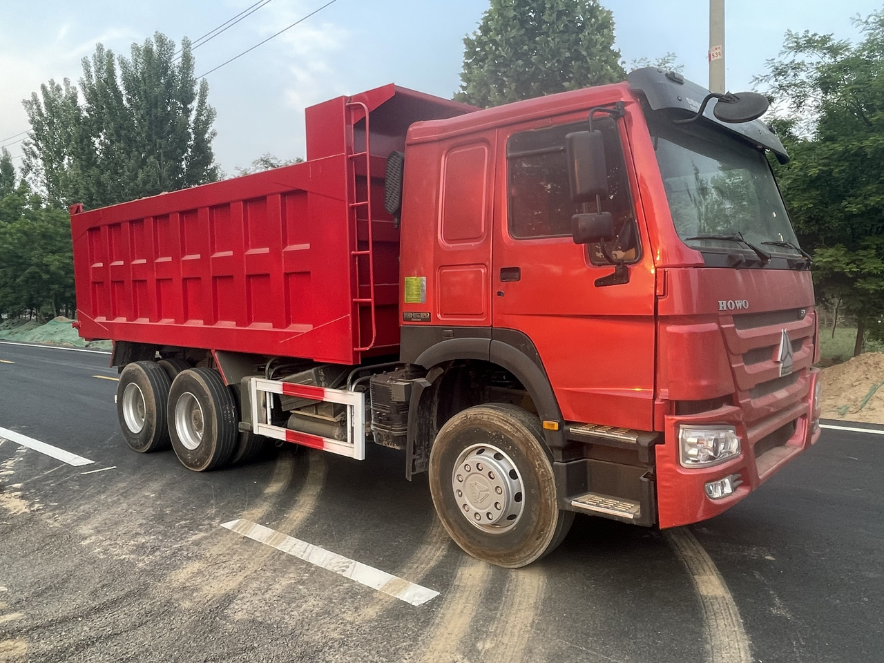 6X4 SINOTRUK HOWO DUMP TRUCK TIPPER 2020 - Camión volquete: foto 1 6X4 SINOTRUK HOWO DUMP TRUCK TIPPER 2020 - Camión volquete: foto 1